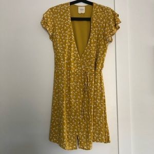 Francesca’s Harper Heritage mustard yellow floral flutter sleeve wrap dress XS